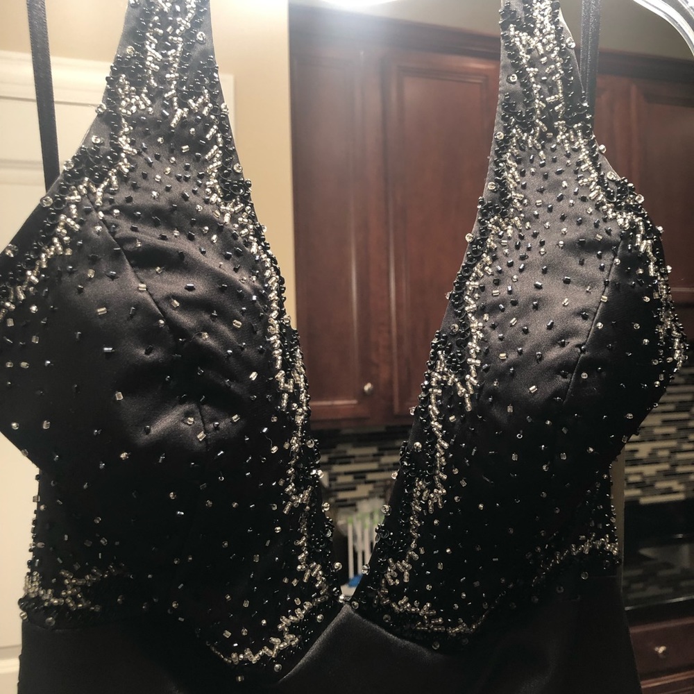 Even gown - Picture 2 of 7